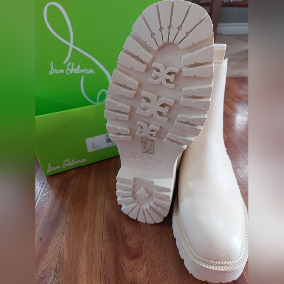 Sam Edelman Chelsea Boots - Picture 4 of 4